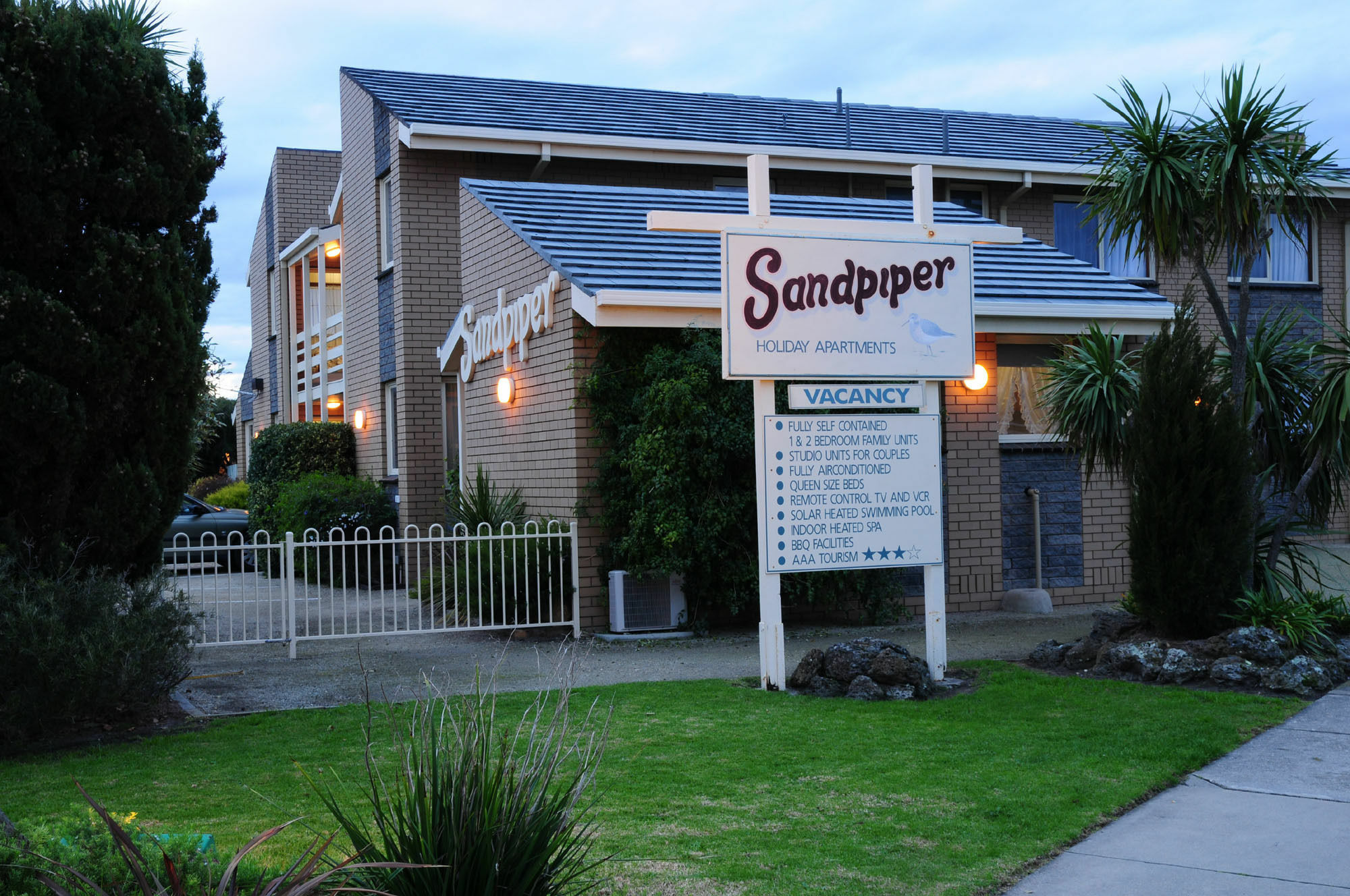 Sandpiper Holiday Apartments Lakes Entrance Eksteriør bilde